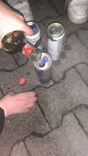 freundes Gruppe nähe ffm trinken high werden 13-16jahre alt – Entertainment in Frankfurt am Main