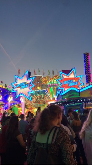 Freundesgruppe Nähe Bonn/Köln – Party & Nightlife in Köln